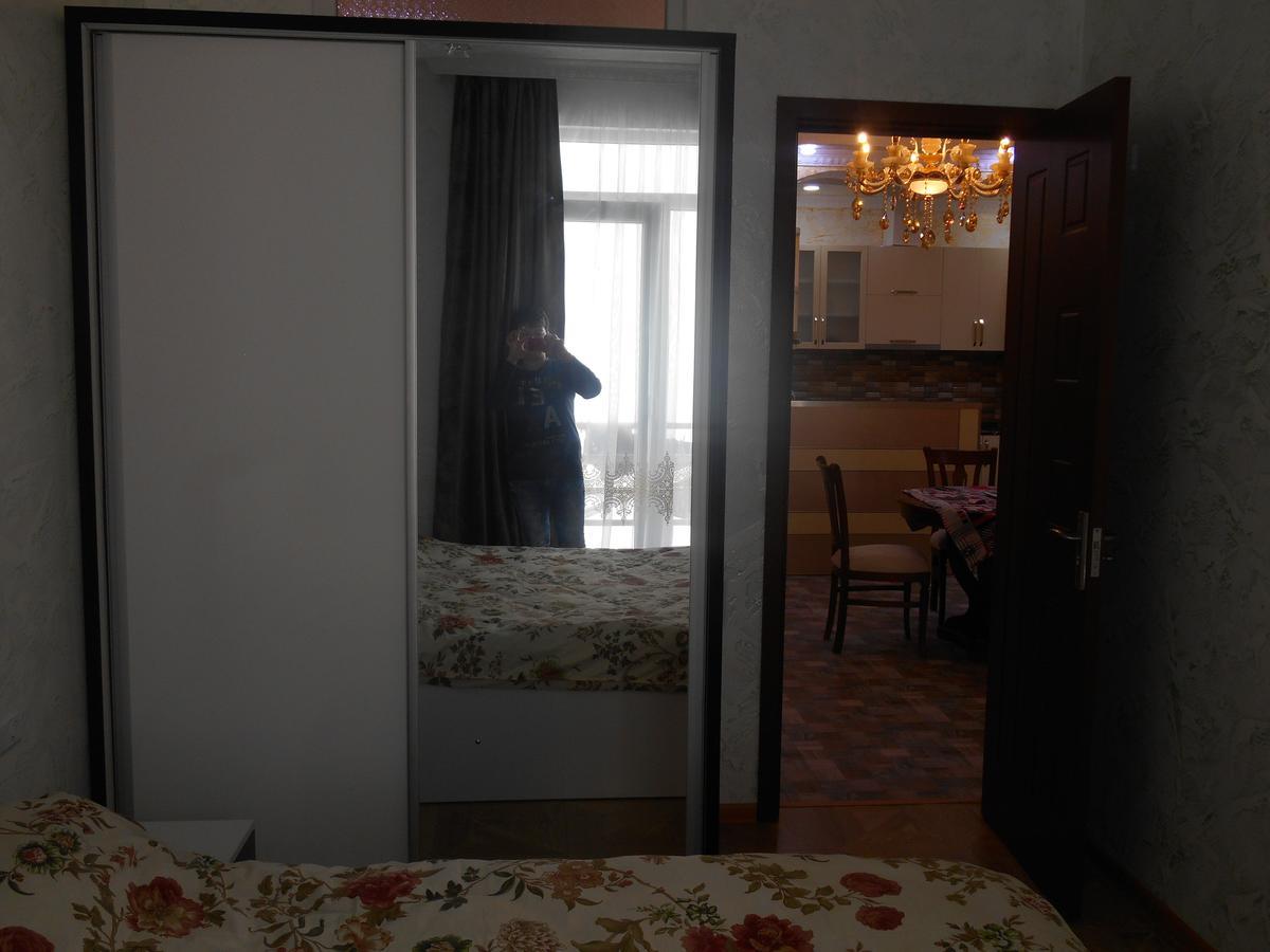 Apartment On Gorgiladze 28 Батуми Экстерьер фото