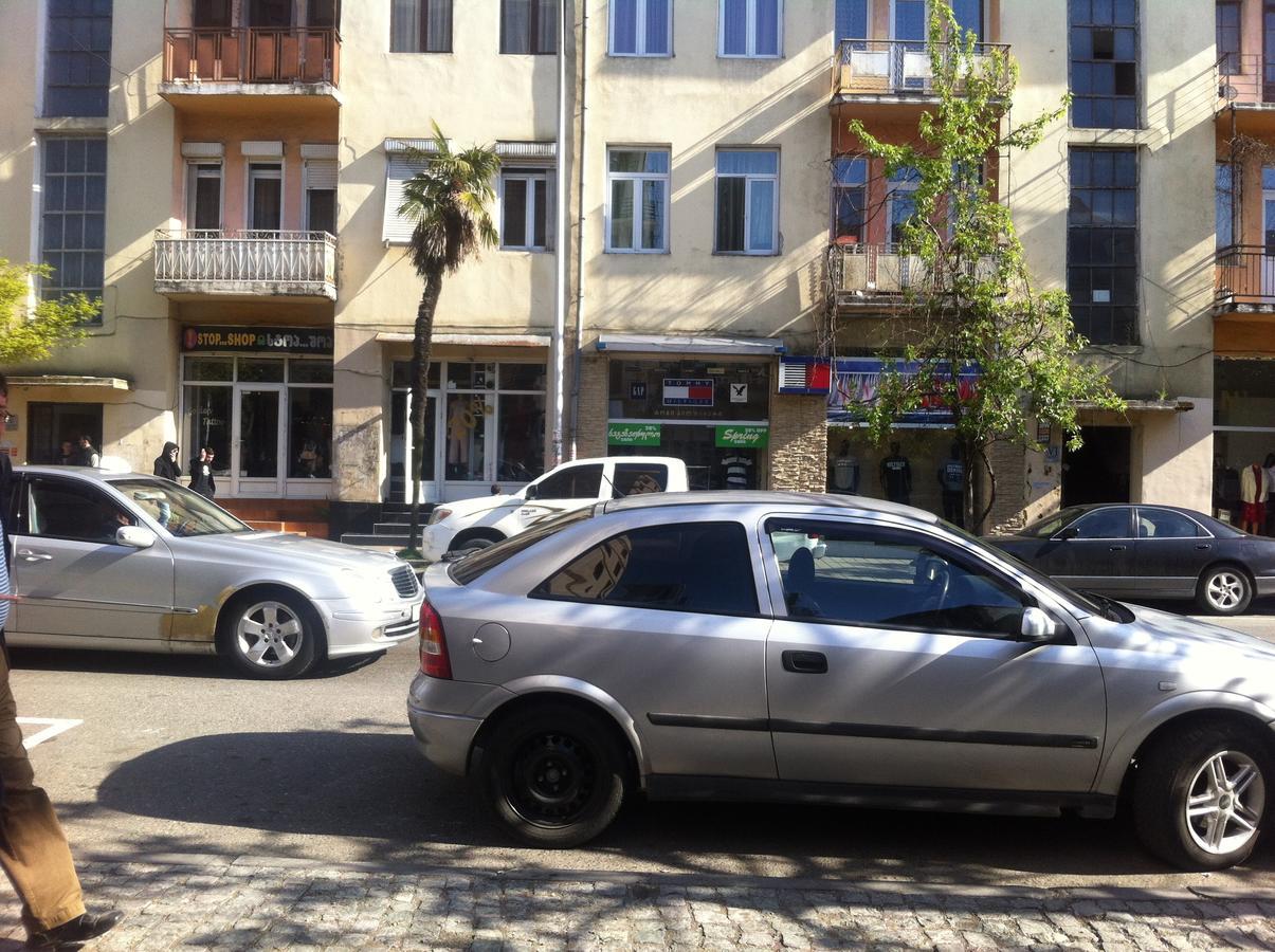 Apartment On Gorgiladze 28 Батуми Экстерьер фото